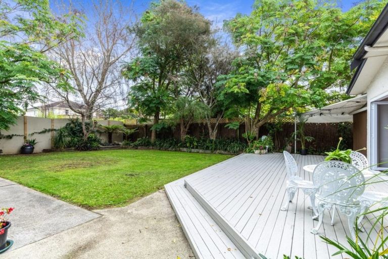 Photo of property in 490 Te Atatu Road, Te Atatu Peninsula, Auckland, 0610