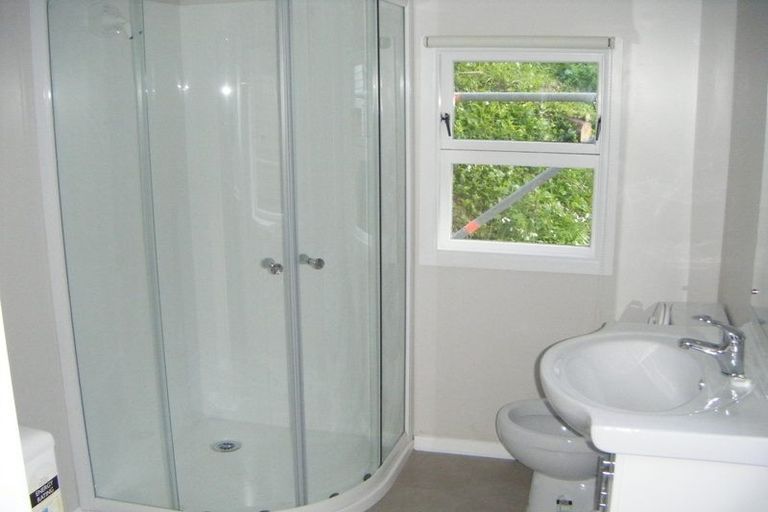 Photo of property in 95 Kelburn Parade, Kelburn, Wellington, 6012