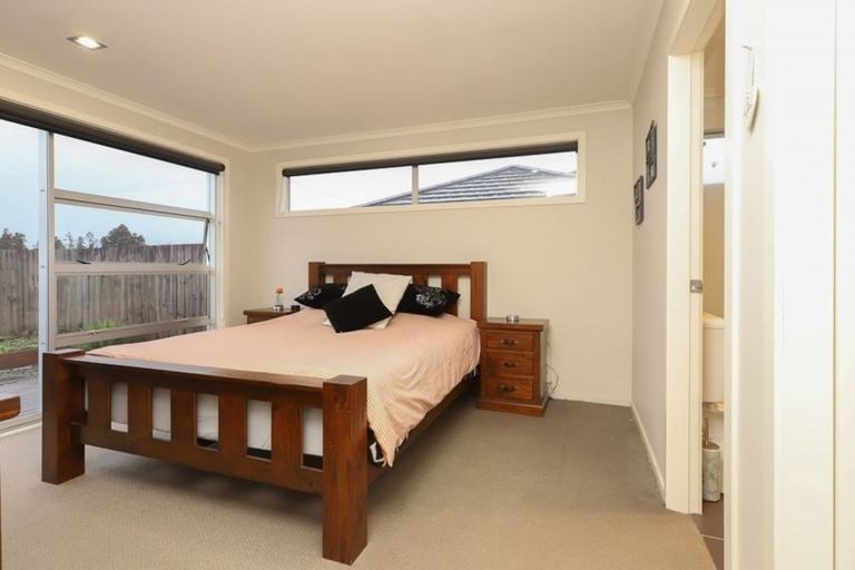 Photo of property in 17 Wiltshire Drive, Huntington, Hamilton, 3210