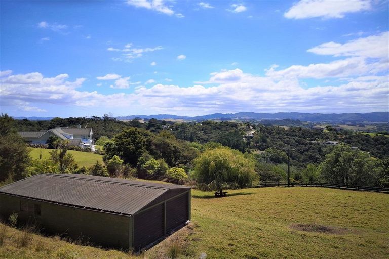 Photo of property in 86 Brick Bay Drive, Sandspit, Warkworth, 0982