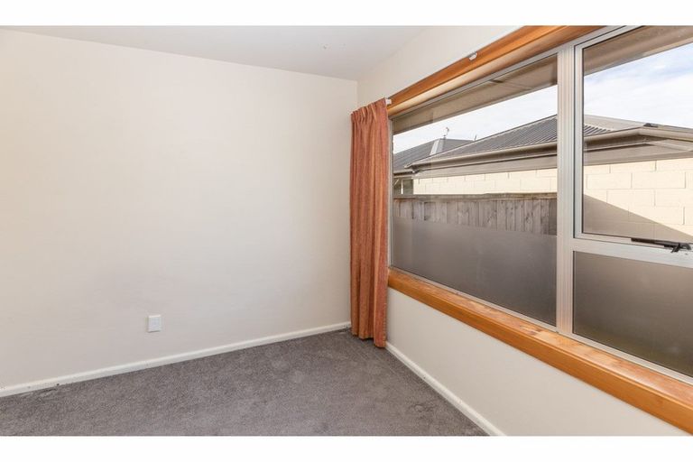 Photo of property in 32 Bentley Street, Russley, Christchurch, 8042