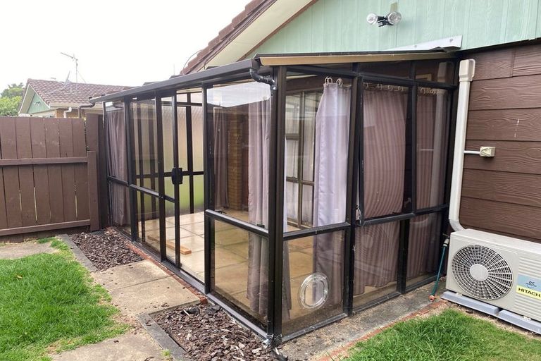 Photo of property in 1/2 Short Street, Papakura, 2110