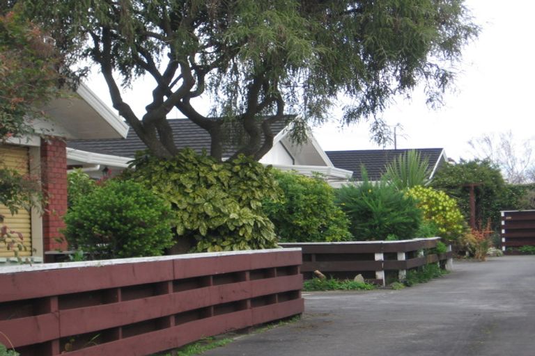 Photo of property in 2/142 Heretaunga Street, Palmerston North, 4414