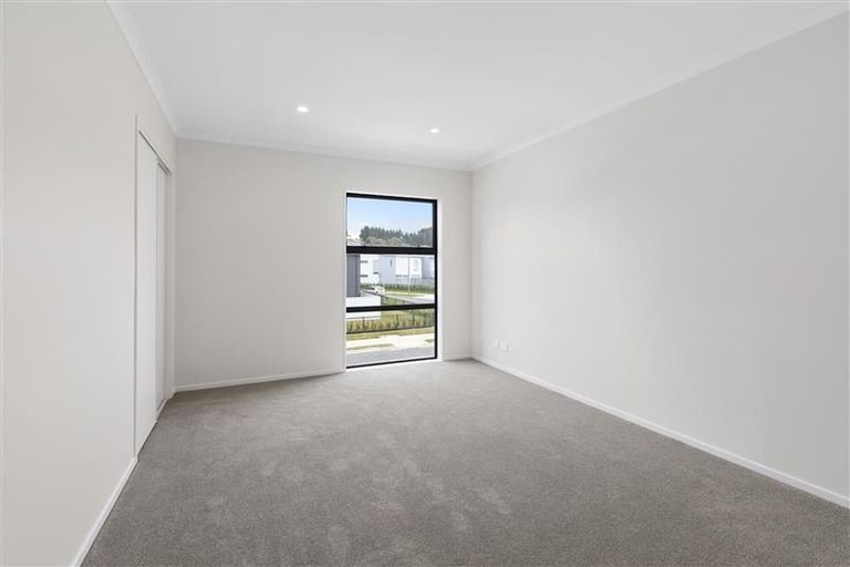 Photo of property in 16 Vincent Mcgrath Crescent, Swanson, Auckland, 0614
