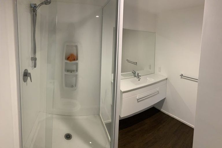 Photo of property in 549 Great South Road, Rosehill, Papakura, 2113