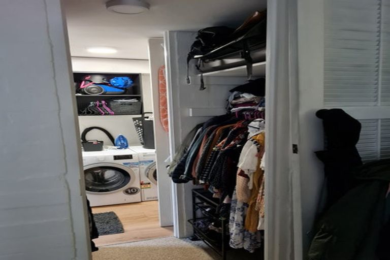 Photo of property in 141 Churton Drive, Churton Park, Wellington, 6037