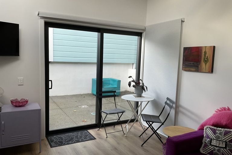 Photo of property in 104 Elizabeth Street, Mount Victoria, Wellington, 6011