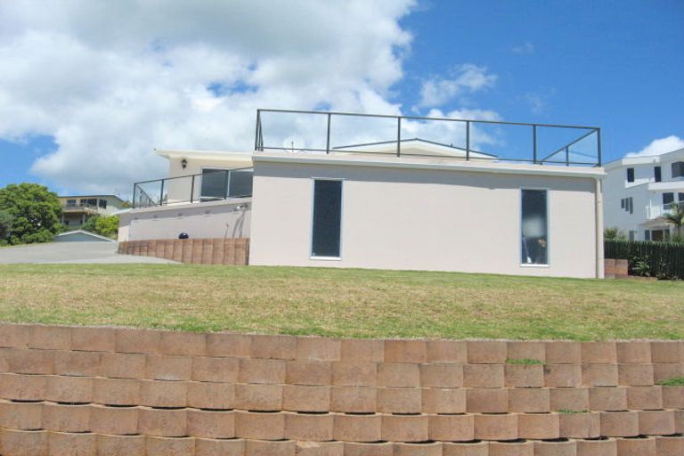 Photo of property in 65 Seaview Road, Cable Bay, 0420