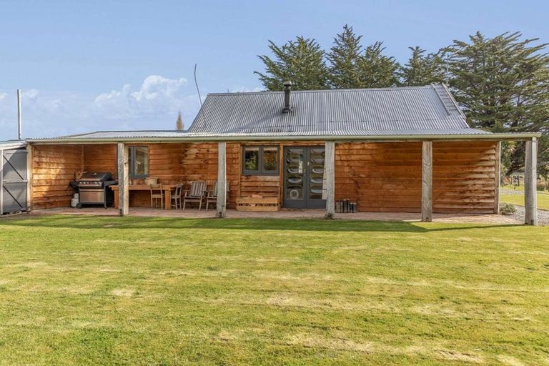 Photo of property in 948 Dipton Mossburn Road, Castle Downs, Dipton, 9791