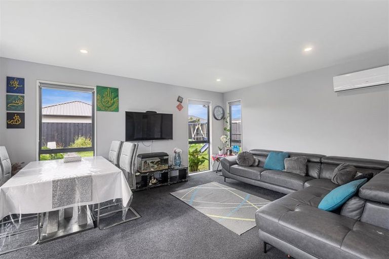 Photo of property in 3 Broadway Parade, Rolleston, 7615