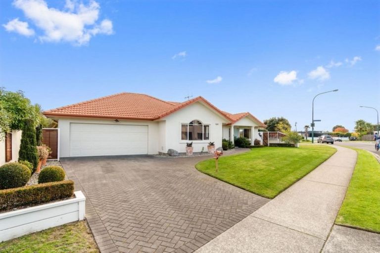 Photo of property in 28 Calypso Drive, Papamoa Beach, Papamoa, 3118