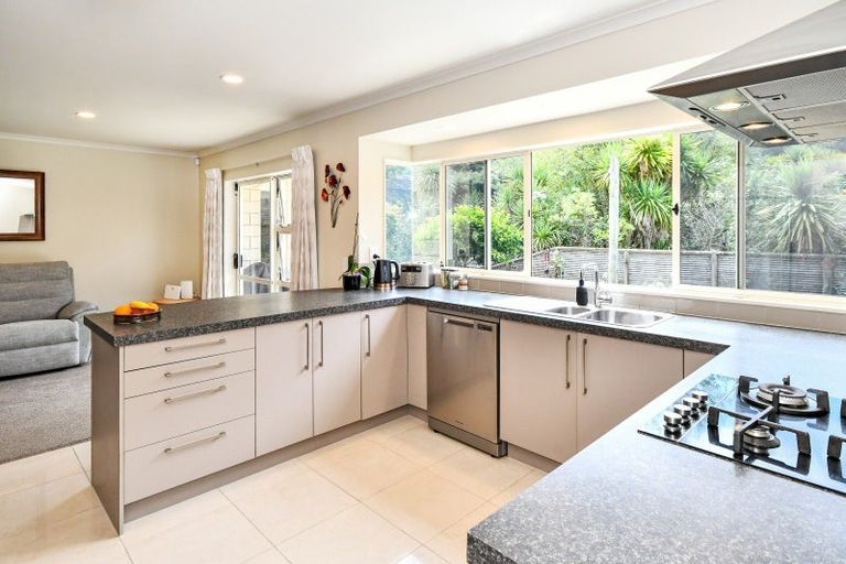 Photo of property in 5 Nita Place, The Gardens, Auckland, 2105
