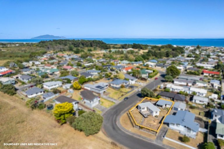 Photo of property in 10 Robert Mckeen Street, Otaki Beach, Otaki, 5512