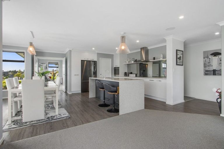 Photo of property in 19 Wairere Rise, Omokoroa, 3114