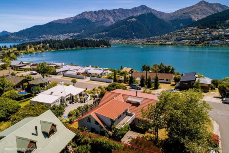 Photo of property in 29 Oregon Drive, Kelvin Heights, Queenstown, 9300