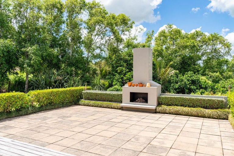 Photo of property in 91 Whaka Street, Maungaturoto, 0520