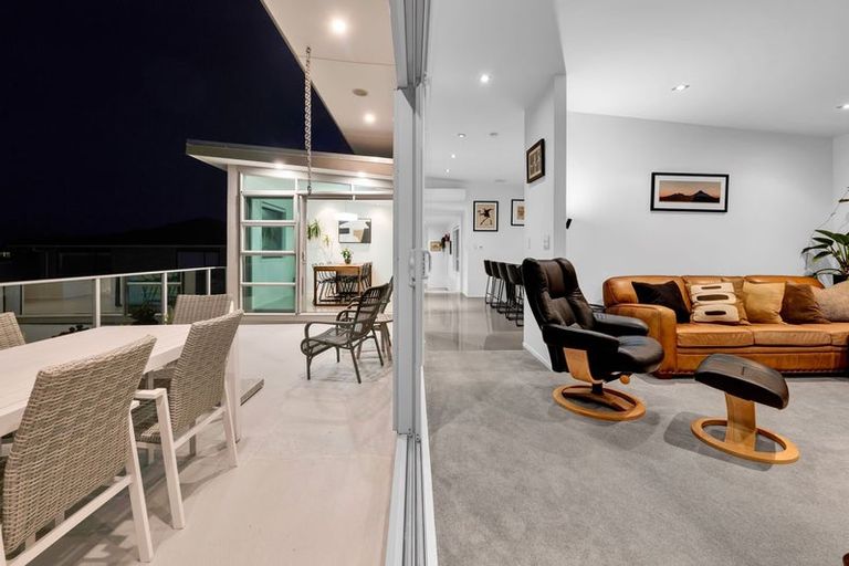 Photo of property in 2/5 Beach Street, Fitzroy, New Plymouth, 4312