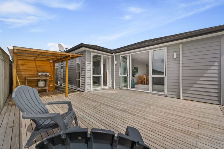 Photo of property in 1 Aporo Drive, Kumeu, 0810