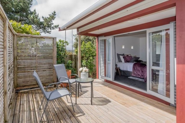 Photo of property in 52 Rutherford Drive, Waikanae Beach, Waikanae, 5036