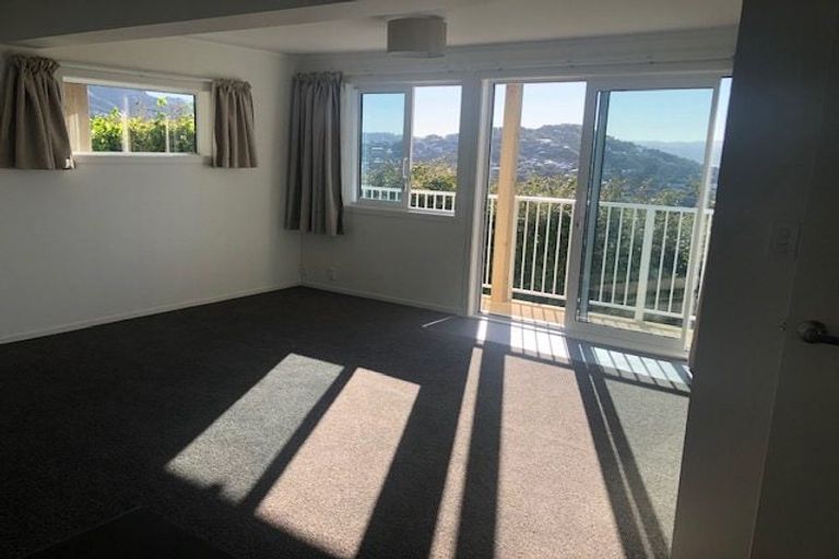 Photo of property in 1/48 Winston Street, Crofton Downs, Wellington, 6035