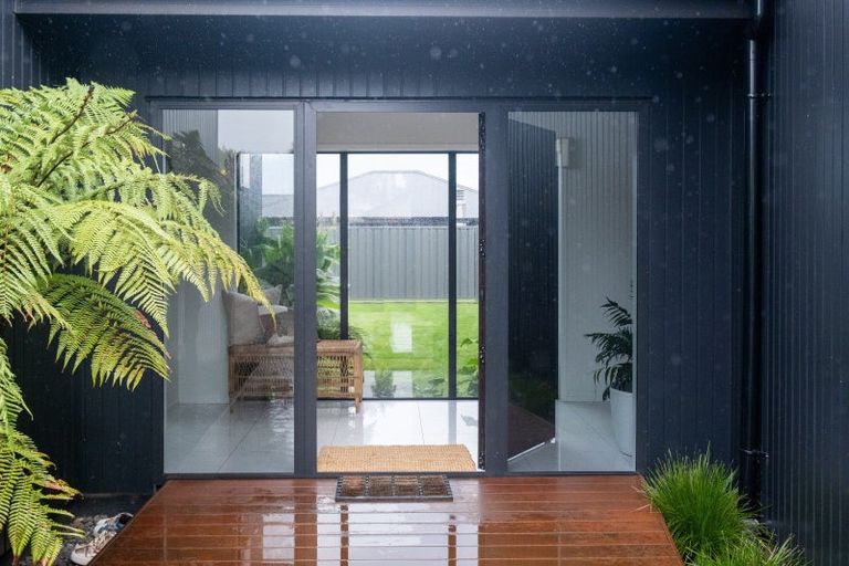 Photo of property in 19 Read Crescent, Clive, 4102