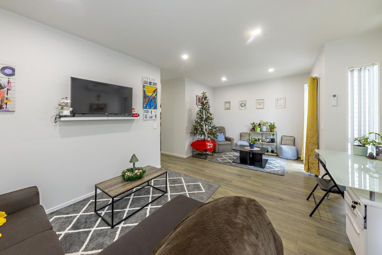 Photo of property in 9 Riroriro Close, Papakura, 2110