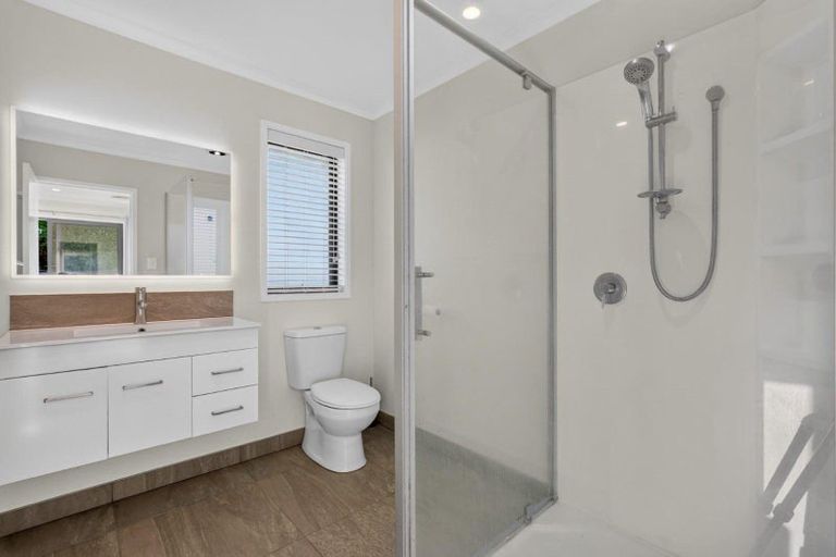 Photo of property in 40 Boocock Crescent, Orewa, 0931