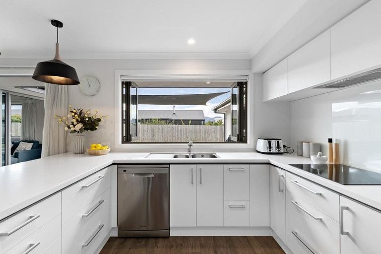 Photo of property in 5 Turnbull Crescent, Wanaka, 9305