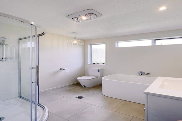 Photo of property in 6 Kekerenga Street, Strathmore Park, Wellington, 6022