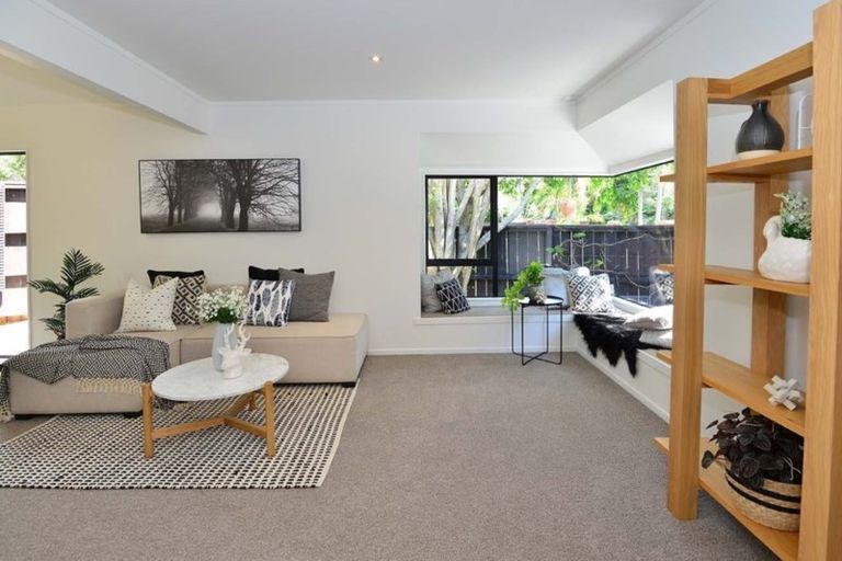 Photo of property in 2/26 Sandown Road, Rothesay Bay, Auckland, 0630