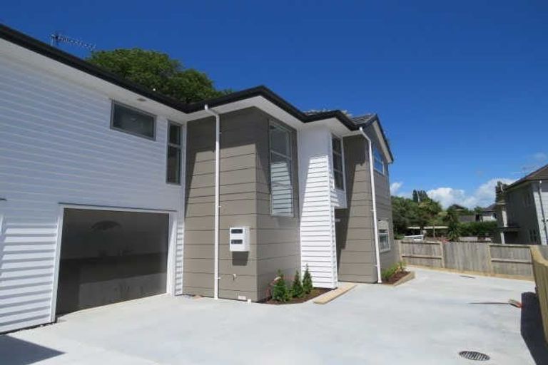Photo of property in 4/50 Banbury Crescent, Fairfield, Hamilton, 3214