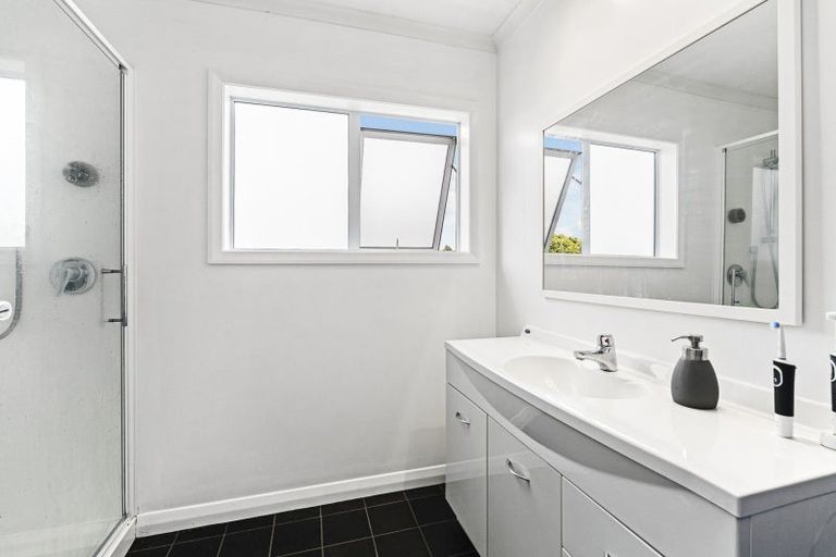 Photo of property in 37 Somerset Street, Brooklands, New Plymouth, 4310