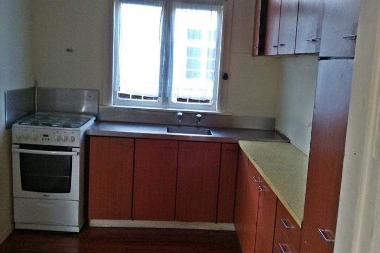 Photo of property in 39 Thomson Street, West End, Palmerston North, 4412