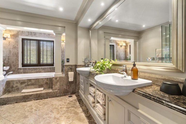 Photo of property in 84 Paritai Drive, Orakei, Auckland, 1071