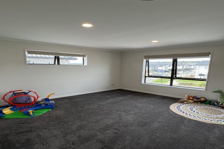 Photo of property in 92 Ksenia Drive, Flat Bush, Auckland, 2019