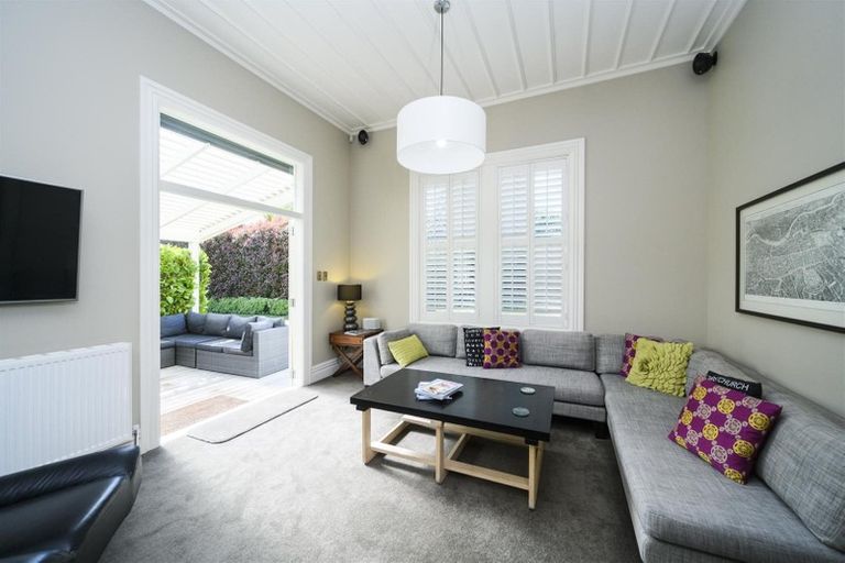 Photo of property in 16 Bond Street, Marton, 4710