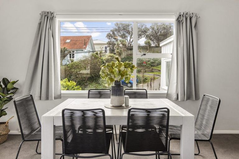 Photo of property in 6 Carlisle Street, Island Bay, Wellington, 6023