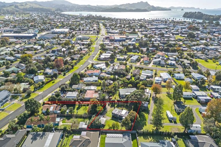 Photo of property in 37 Cook Drive, Whitianga, 3510