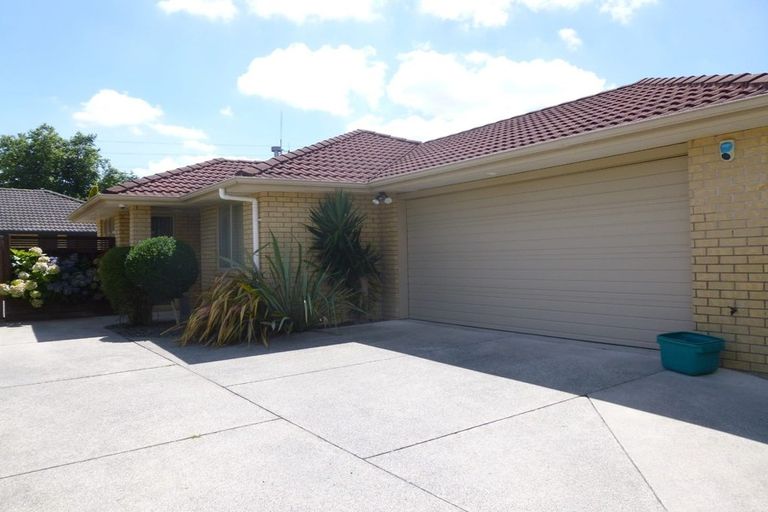 Photo of property in 221 Old Farm Road, Hamilton East, Hamilton, 3216