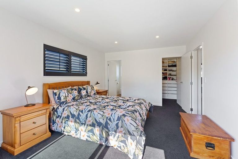 Photo of property in 17 Kaiwaru Place, Waikanae, 5036