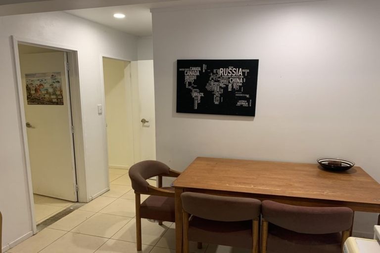 Photo of property in 15a Glen Vista Place, Bayview, Auckland, 0629