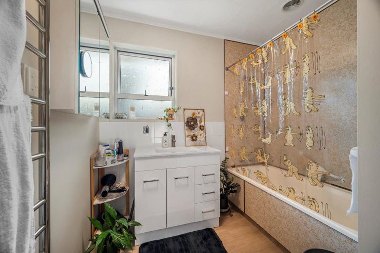 Photo of property in 5b Victory Road, Fairy Springs, Rotorua, 3015