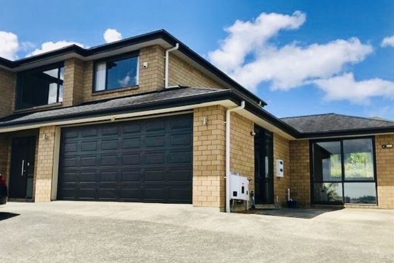 Photo of property in 33 Kilkelly Avenue, Pinehill, Auckland, 0632