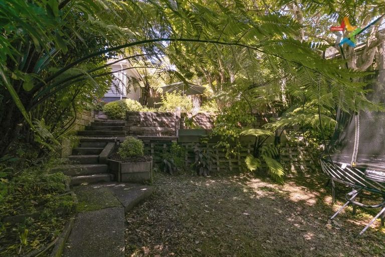 Photo of property in 41 Maungaraki Road, Korokoro, Lower Hutt, 5012