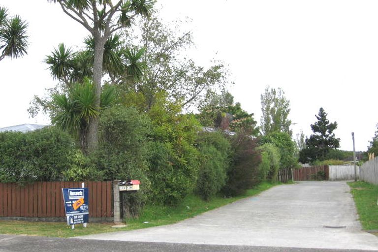 Photo of property in 2/12 Eskdale Road, Birkdale, Auckland, 0626