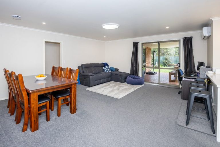 Photo of property in 17 Whitford Place, Rototuna North, Hamilton, 3210