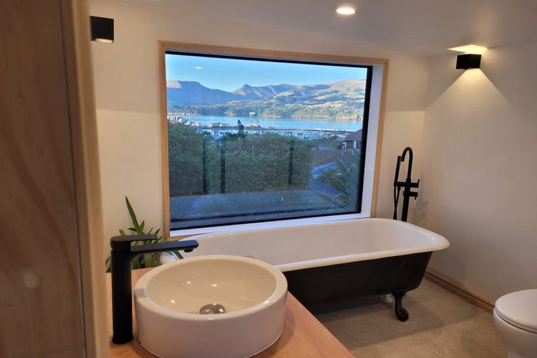 Photo of property in 20 Hawkhurst Road, Lyttelton, 8082