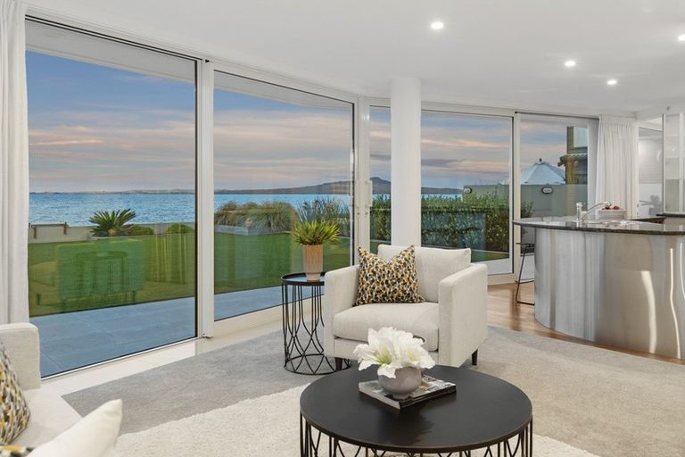 Photo of property in 1/31 Craig Road, Milford, Auckland, 0620