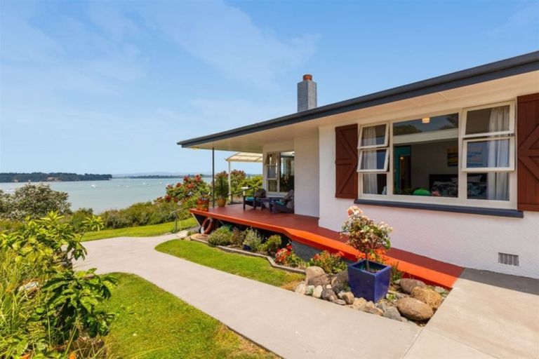 Photo of property in 81 Omokoroa Road, Omokoroa, 3114