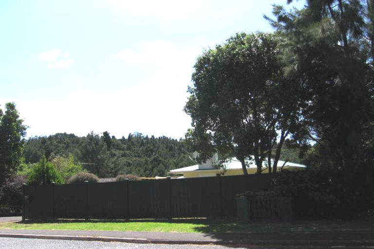 Photo of property in 16 Vandeleur Avenue, Birkdale, Auckland, 0626